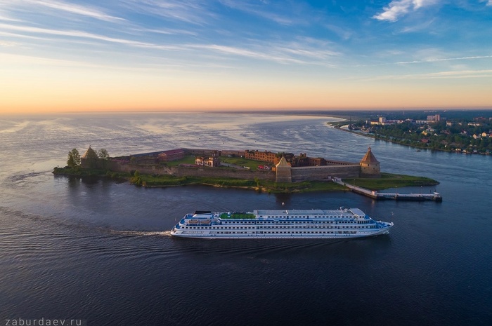 У крепости Орешек началось строительство причала для круизных судов