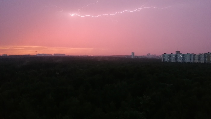 After a thunderstorm - My, Thunderstorm, No filters, Mobile photography, Moscow