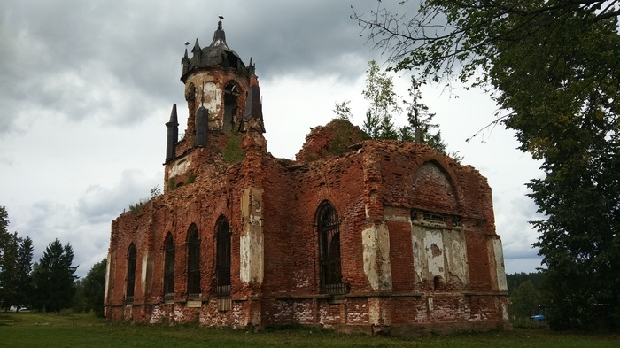 When the church has no commercial value - ROC, Maryino, Abandoned, Church