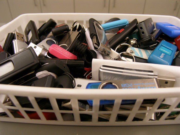 28 августа - День потерянных флешек