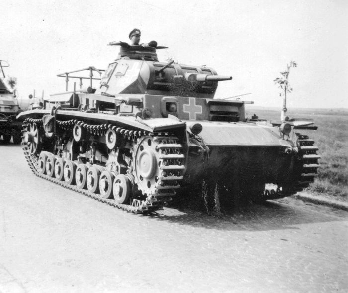   Pz.Kpfw IV. -1:  . ,   , , 