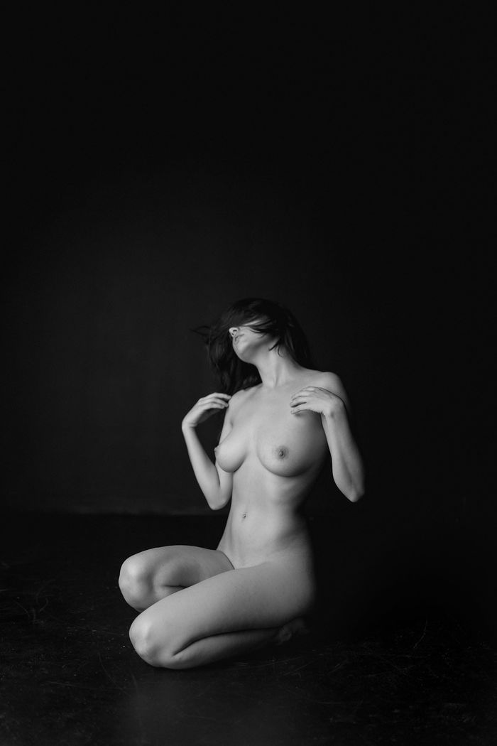 Summer #4 (b/w) - NSFW, Black and white photo, Erotic, Beautiful girl, Lauren summer, Longpost