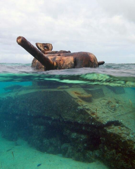 Sunken Sherman tank. - Tanks, Military equipment, Technics, Army, Interesting, The photo, Photographer, Water