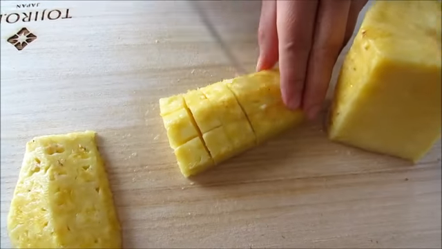 Все были поражены тем, насколько это вкусно! Остро-сладкий соус из ананаса и чили - Моё, Еда, Острый соус, Рецепт, Ананас, Перец чили, Другая кухня, Длиннопост, Видео рецепт, Соус, Видео