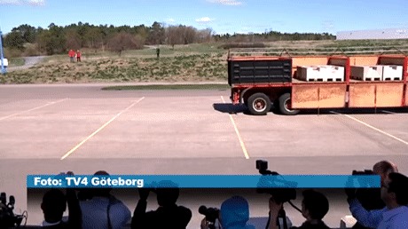 Система предупреждения столкновения Volvo дала сбой на презентации.