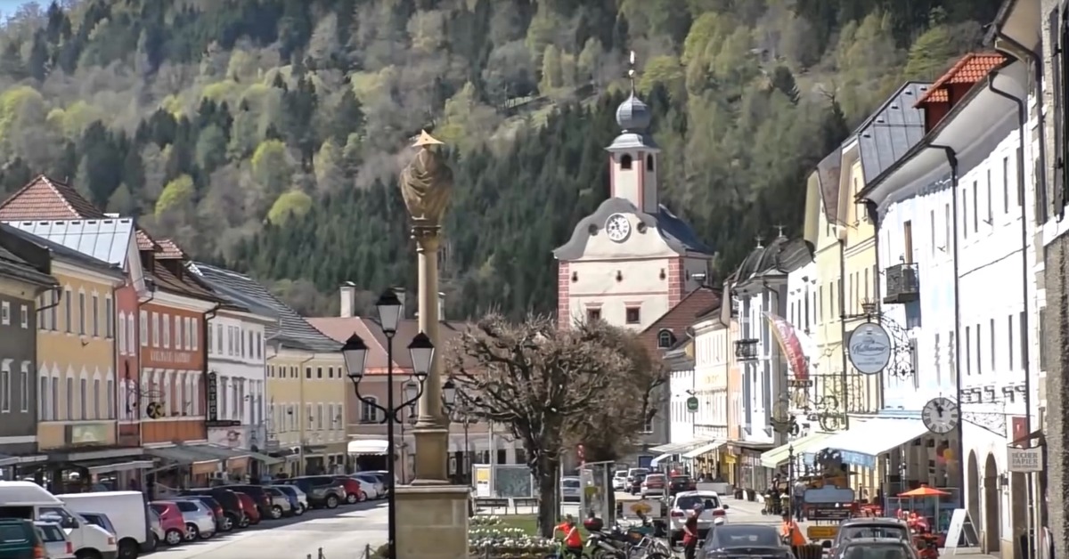 Восточный тироль австрия. Тег австрии. Австрийские альпы тироль. Австрия озеро гальштат. Тег австрии.