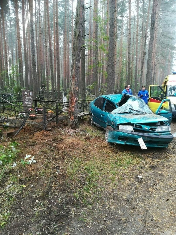 Symbolically - Road accident, Crash, Cemetery, Vsevolozhsk, Longpost, Negative