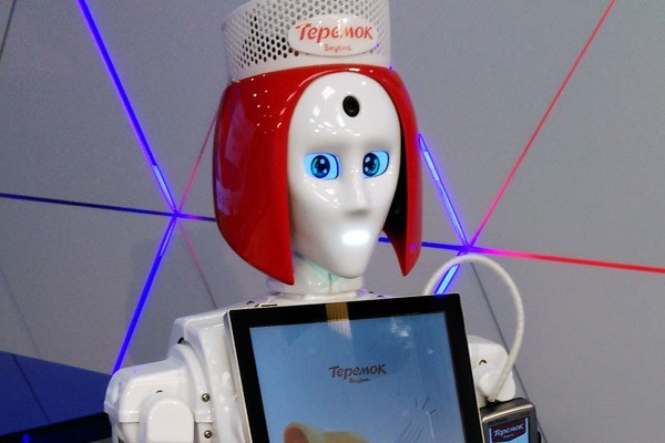 Как робот Теремка пугает детей