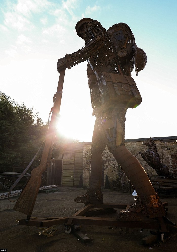 Rusty iron soldier of World War I - Sculpture, Rust, Great Britain, The soldiers, , Blacksmith, Dorset, World War I, Longpost