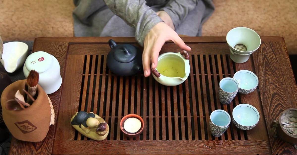 Чайная церемония галицкий. Китайская чайная церемония гунфу ча. Чайная церемония гунфу ча. Чайные традиции Китая гунфу ча. Китайская чайная церемония Гун фу.