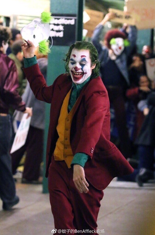 Joaquin Phoenix as the Joker. - Joaquin Phoenix, Joker, Clown, Actors and actresses, Image, Dc comics, Photos from filming, Longpost