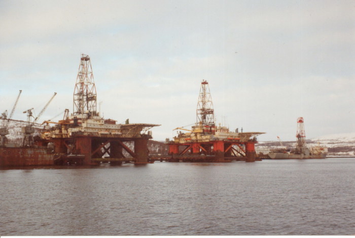 Floating drilling rigs of the times of the USSR in Murmansk - My, Shelf, Arctic shelf, Offshore drilling, Longpost