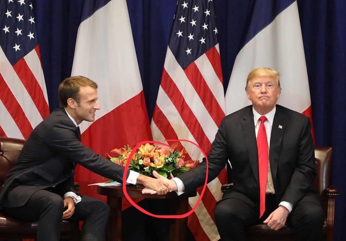 The best photo from the 73rd session of the UN General Assembly in New York. Handshake between French President Emmanuel Macron and US President Donald Trump. - Politics, UN, New York, USA, Donald Trump, France, Emmanuel Macron, Handshake
