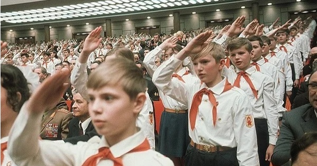 Школа советского человека