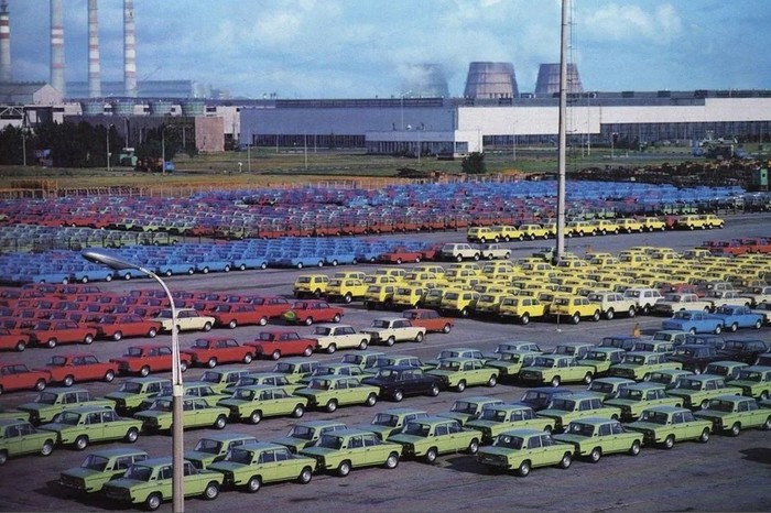 Platform for finished products AvtoVAZ, 1982. - Story, the USSR, Tolyatti, Zhiguli, Export, Deficit, Dream