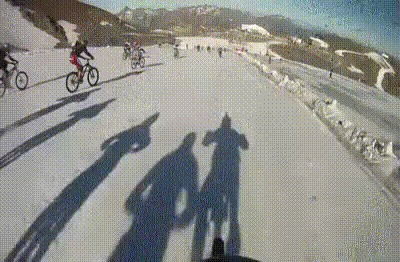 Грамотно проехал.