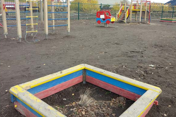 The MP built a playground for budget money - Upper Ufaley, Chelyabinsk region, Deputies, Playground