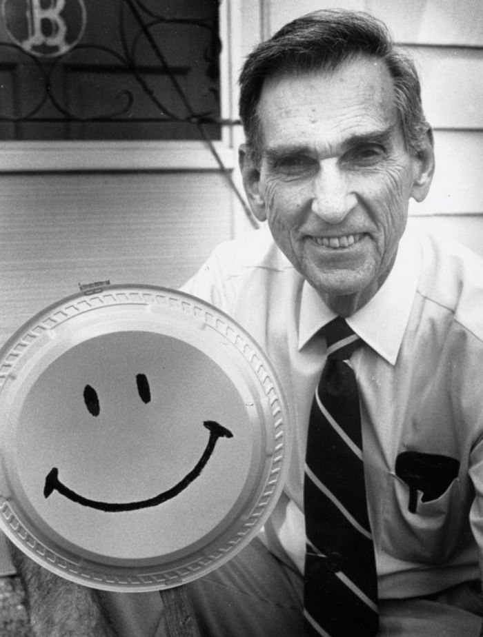 The creator of the well-known smiley is American artist Harvey Ball, 1963. - Harvey, , Smile, Smile, The creator, Retro, 60th, Creators