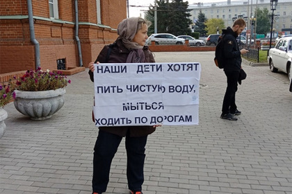 In Omsk, the police broke the sternum of a woman with many children due to a single picket - Omsk, City hall, Lawlessness, Work, Mess, Negative