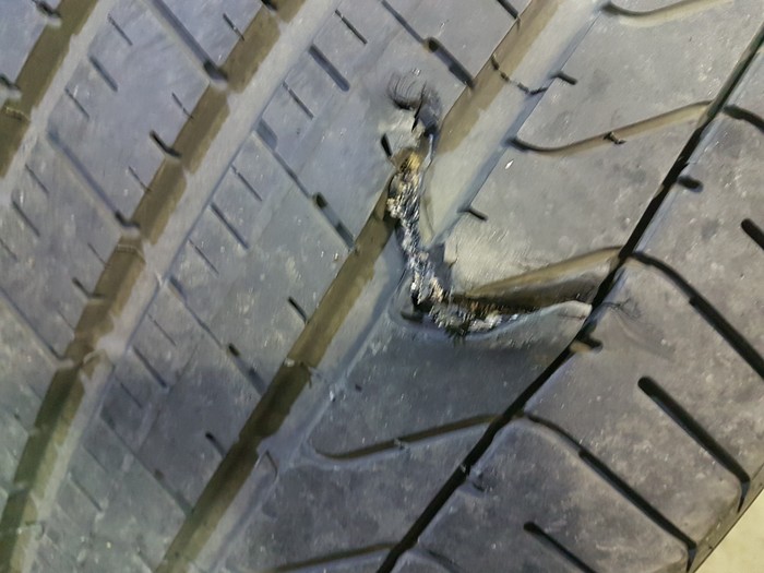 Что то колесо спустило. | Пикабу