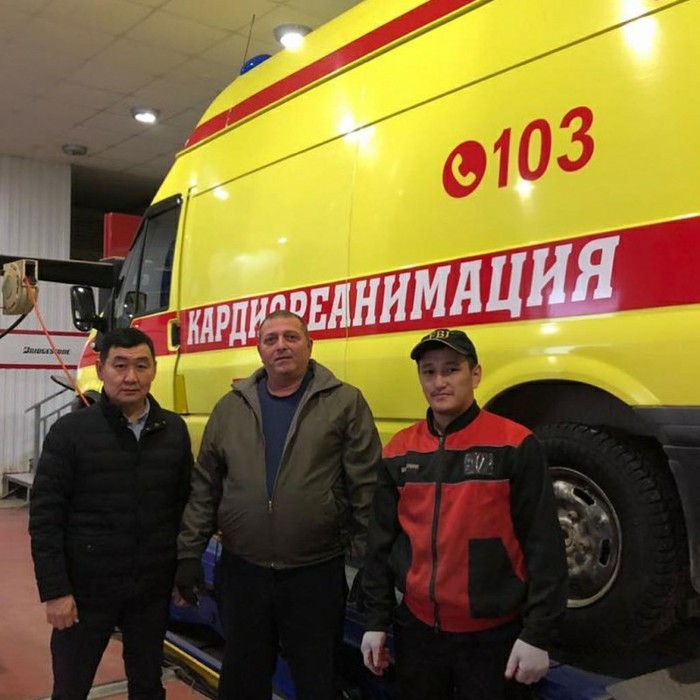 Частный предприниматель из Якутска Афанасий Алексеев решил обеспечить три реанимобиля шипованной резиной Якутск, Скорая помощь, Добро, Длиннопост