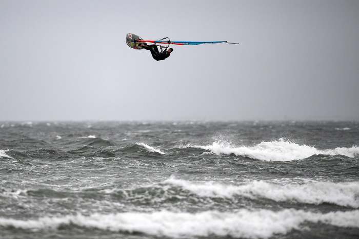 I'm flying! - Flight, Dubai, Beach, Windsurfing