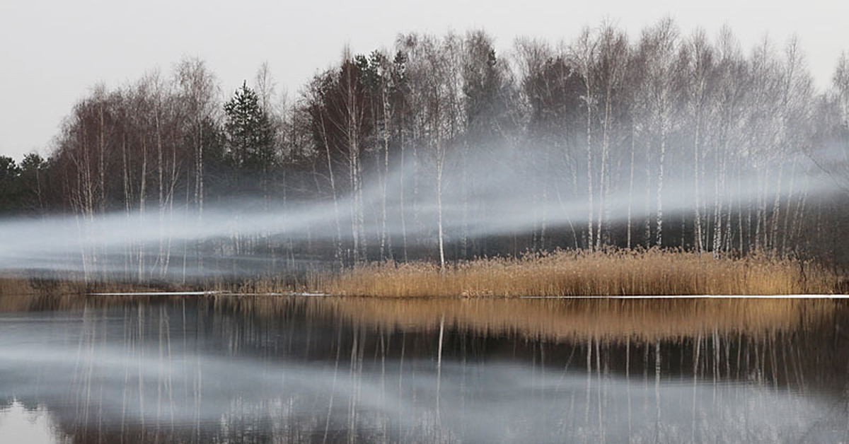 Песня туман над водой слушать. Векса река Плещеево. Туман. Дым над водой. Smoke on the Water озеро.