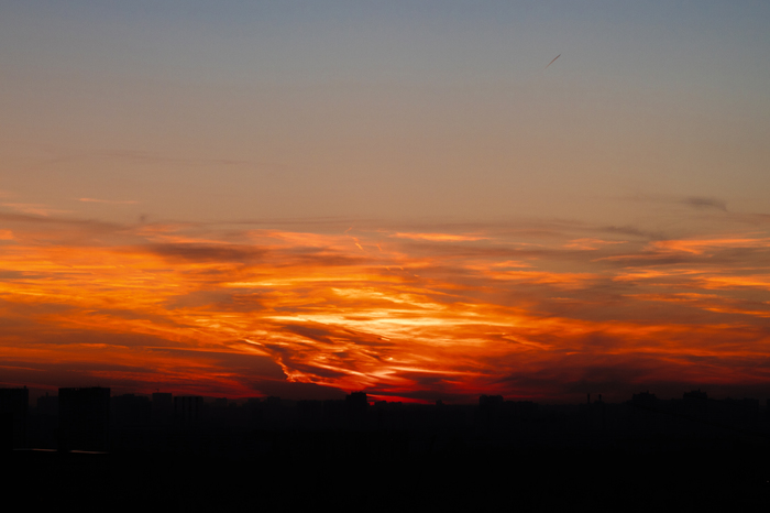 Fiery apocalyptic sunset - My, View from the window, Sunset, Moscow, Canon 1300d