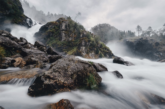 Powerful element. - Element, Fog, The photo, Norway, River