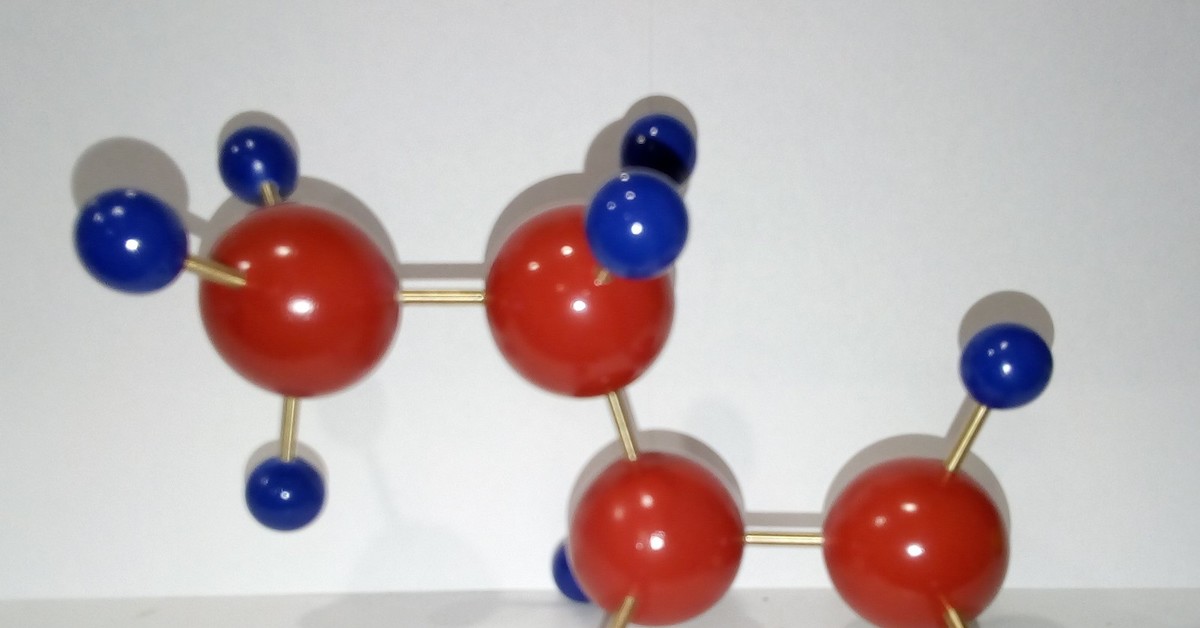 Из чего можно сделать молекулу воды кроме пластилина? — Спрашивалка