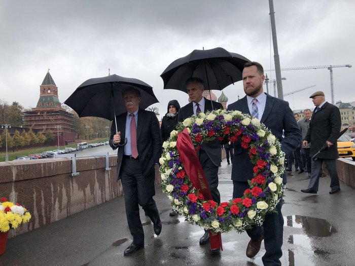 Wreaths for Nemtsov - Nemtsov, John Bolton, Politics, Longpost