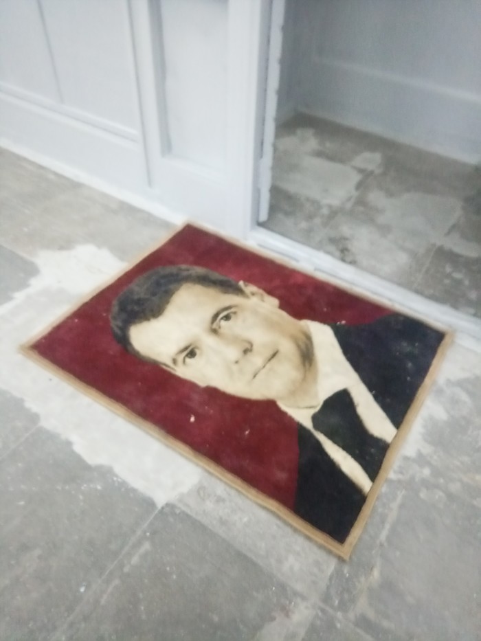 Удобный коврик при входе в подъезд | Пикабу