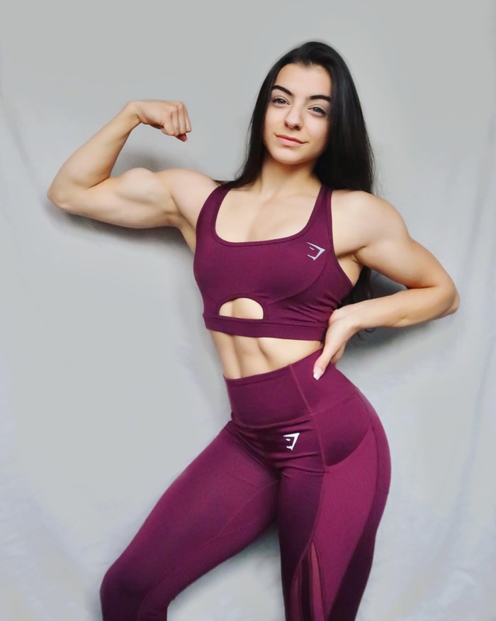 Tessa Barresi (@tessabarresi) - Tessa Barresi, Strong girl, Girls, Fitonyashka, Beautiful girl, Bodybuilders, The photo, GIF, Longpost