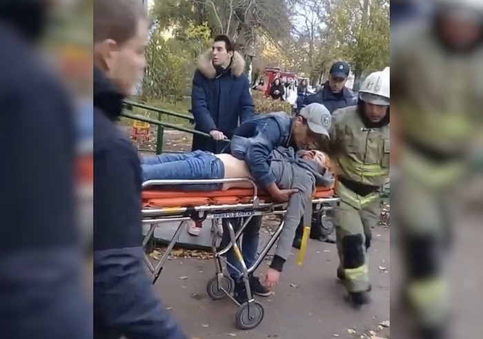 “What have you done?”: In Tolyatti, a 20-year-old red-haired girl fell from the 12th floor - Ministry of Emergency Situations, , Video, Longpost, Bounce