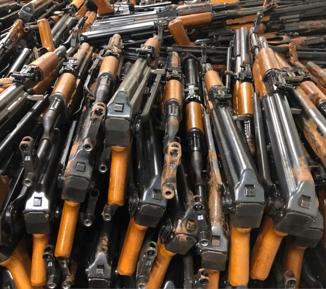 Huge batch of AK-47 assault rifles - Weapon, AK-47, Longpost