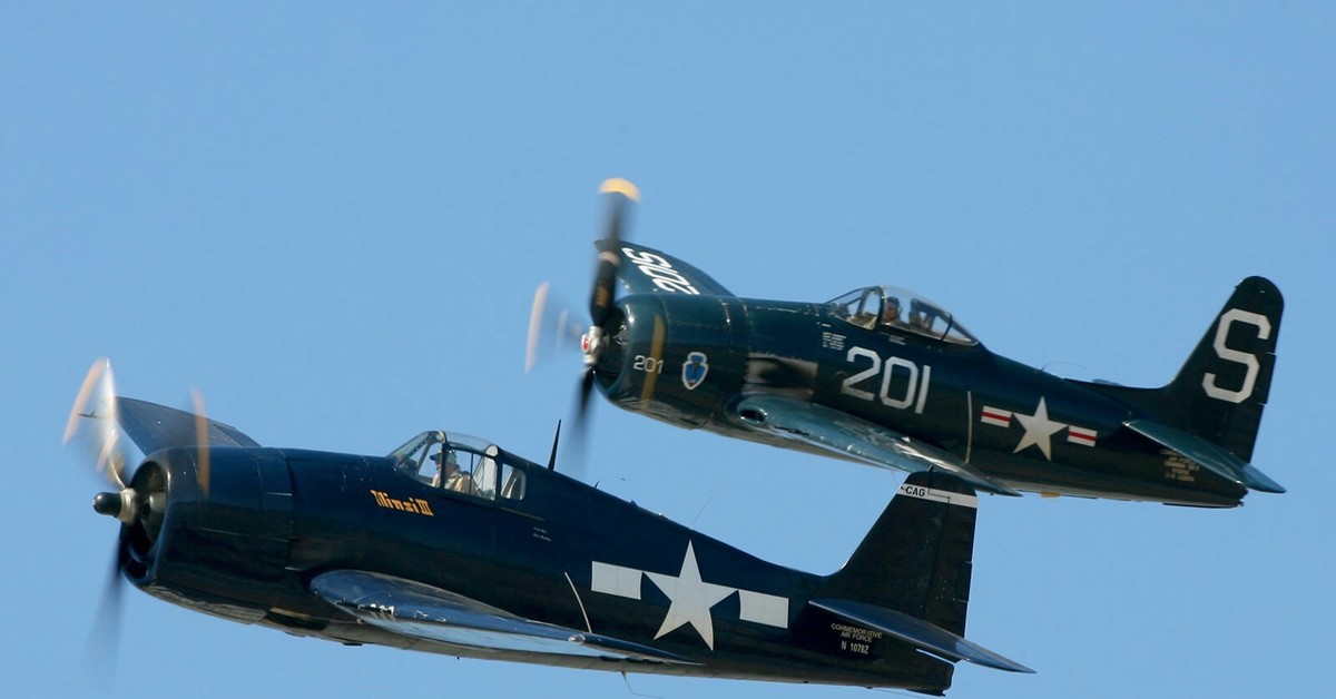 F 4 f 6. Grumman f6 Hellcat. Самолет Грумман f8f. Bearcat f4f. F-4 Хелкет.