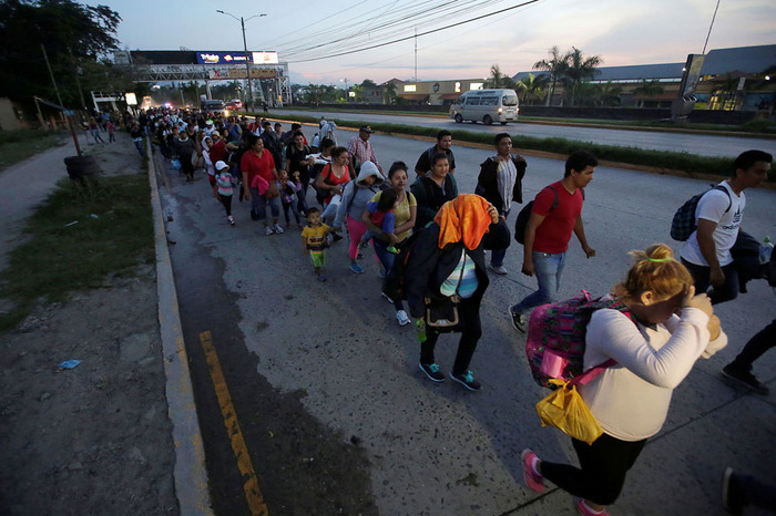 Record-breaking migrant caravan approaching US borders presents Donald Trump with tough choices - Donald Trump, Honduras, Longpost, Refugees, Military