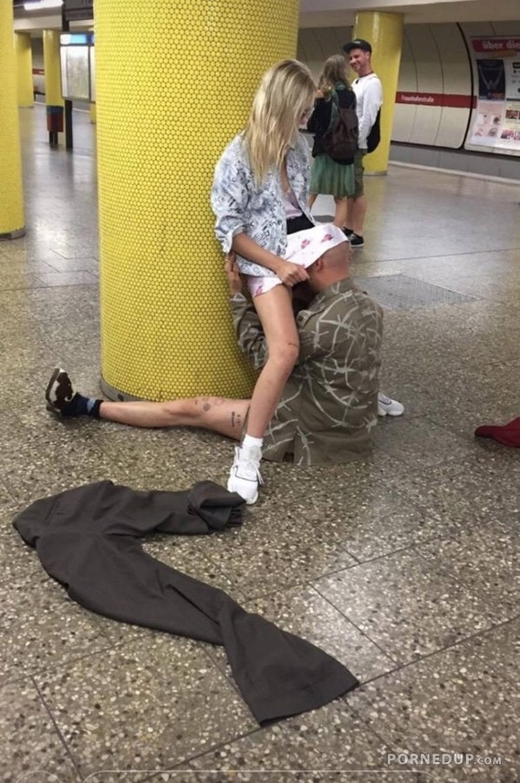 Love will come unwittingly - Female, Men, Love, Railway station, People, Women