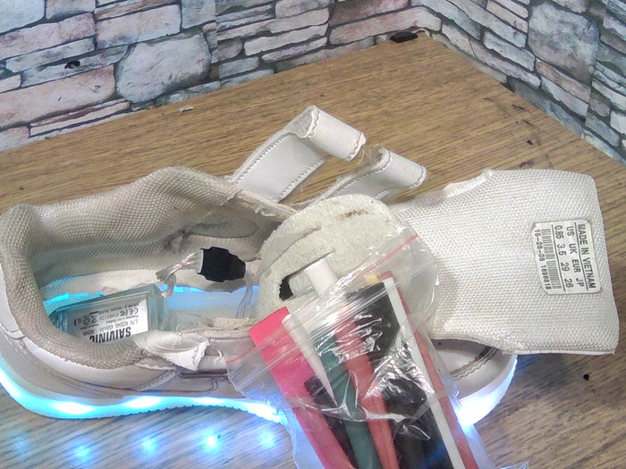О LED кроссовках. Ремонт обуви, Led, Кроссовки, Работа, Фотография, Длиннопост
