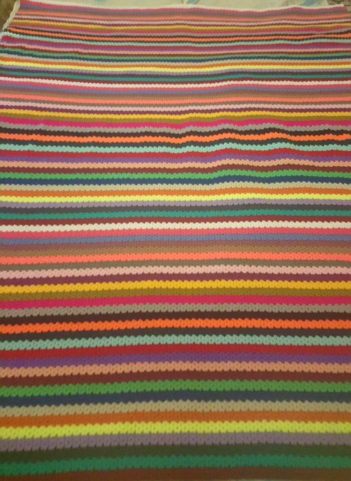 Всем привет, вот такой у меня получился плед размер 180145