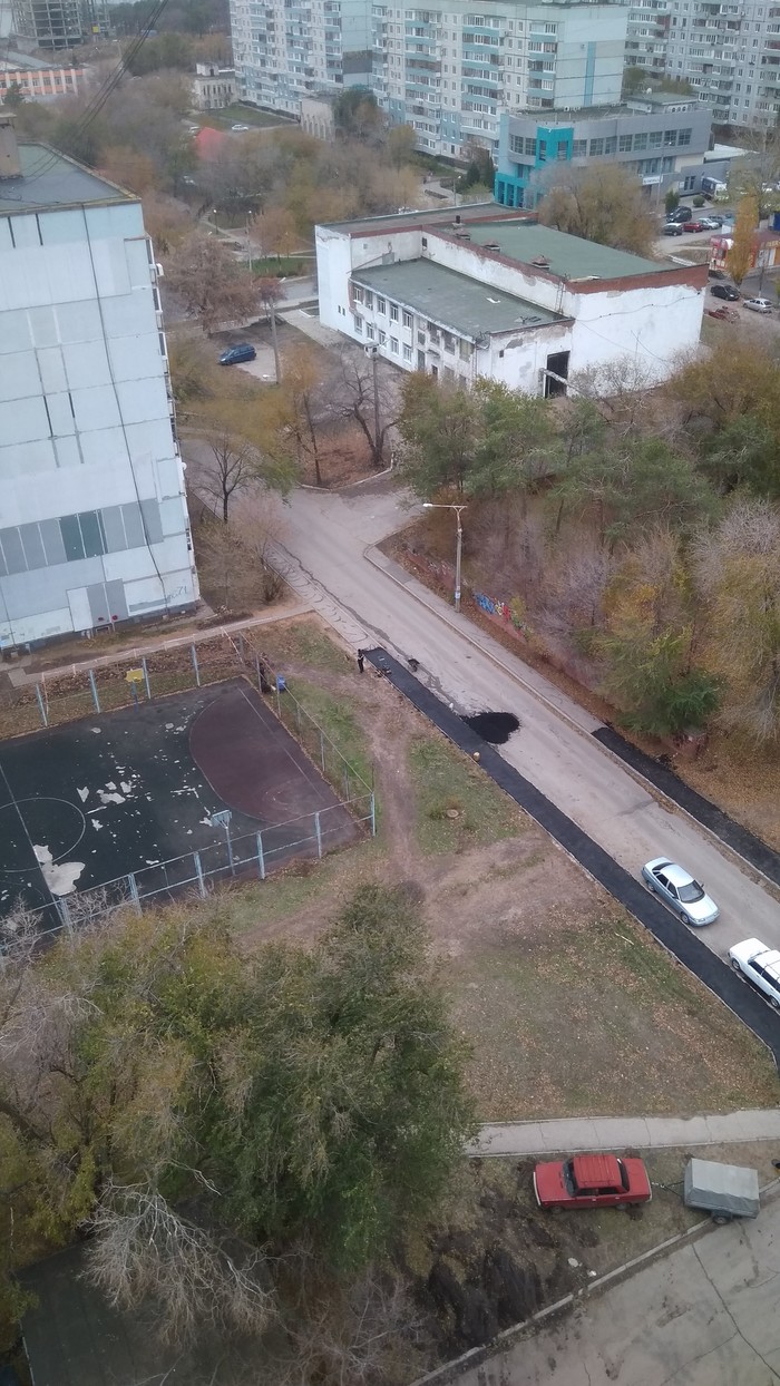 On the street 0'S, it's time to put new asphalt on top of the old one - My, And so it will do, Tolyatti