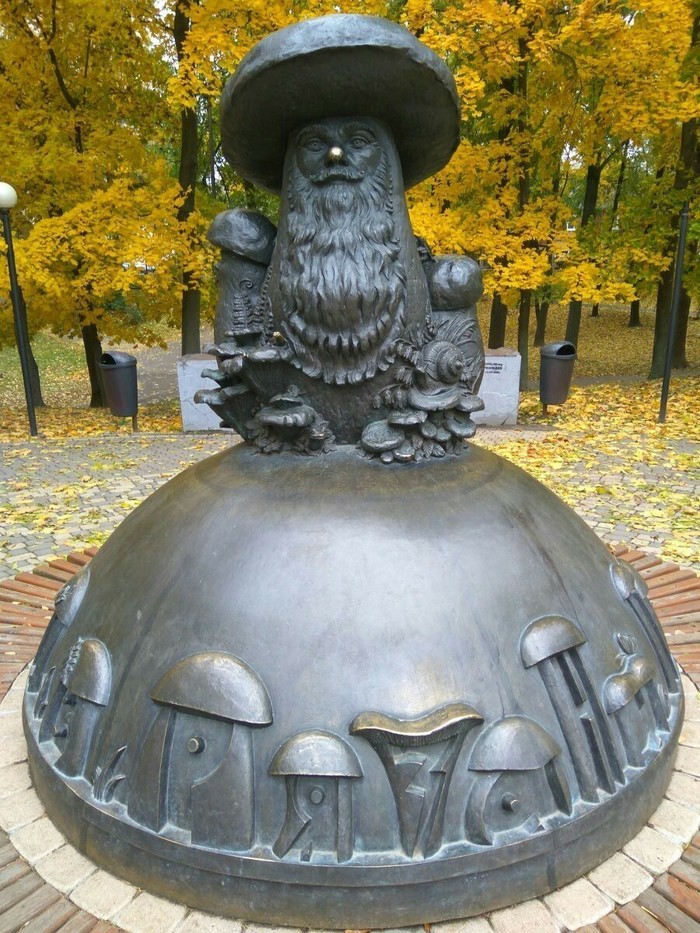 And in Ryazan we have mushrooms with eyes! They are eaten, and they are looking! - Ryazan, Mushrooms, Eyes, Monument, Food, Vision