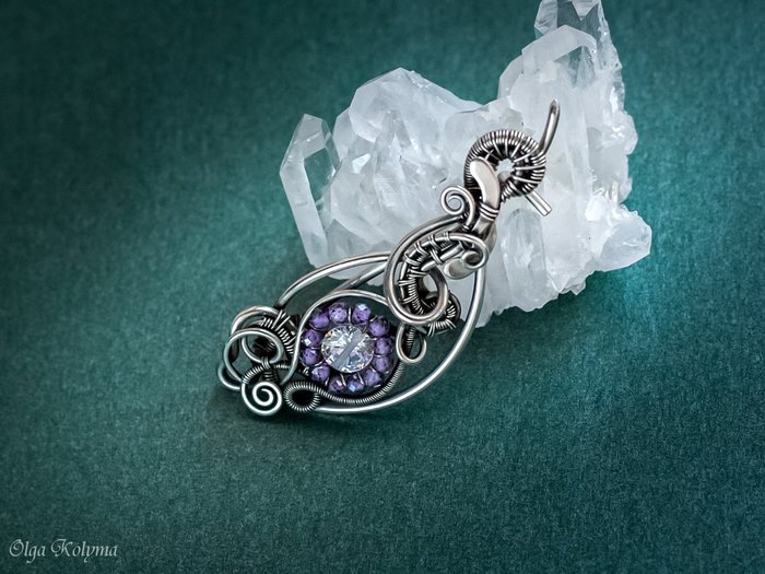 Brooch with cubic zirkonia and amethysts. - My, Decoration, Brooch, Wire wrap, Cuffs, Amethyst, Cubic zirconia, What's happening?, Video, Longpost