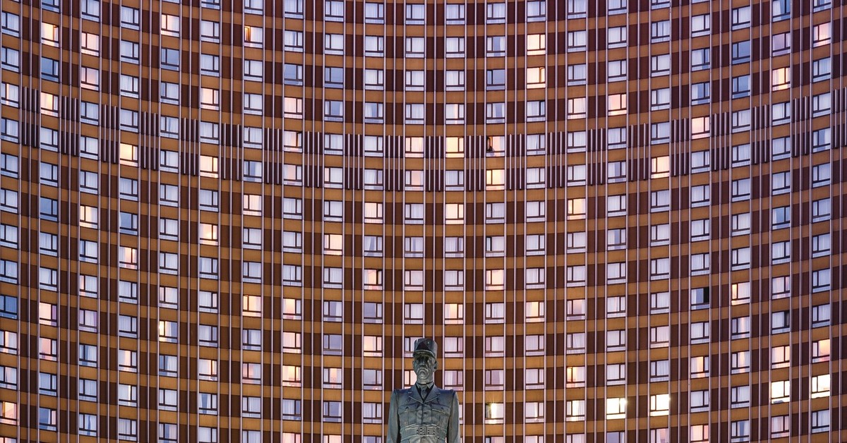 Гостиница космос. Гостиница космос Москва ВДНХ. Гостиница космос Москва Архитектор. ВДНХ космос гостиница космос. Гостиница космос ВДНХ архитектура.