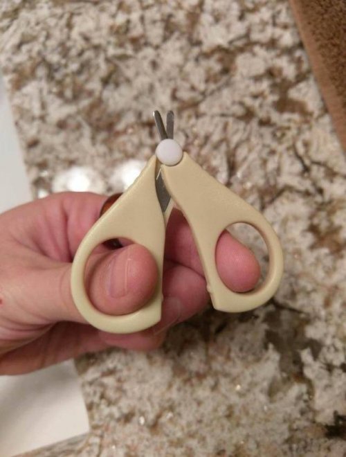 For the big testicles of tough boys - Scissors, Punishment, Testicles