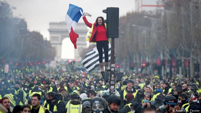 A couple of photos from the Paris Maidan - Paris, Protest, Longpost