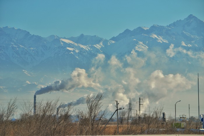 Smog above the mountains. - My, Environmental pollution, Kazakhstan