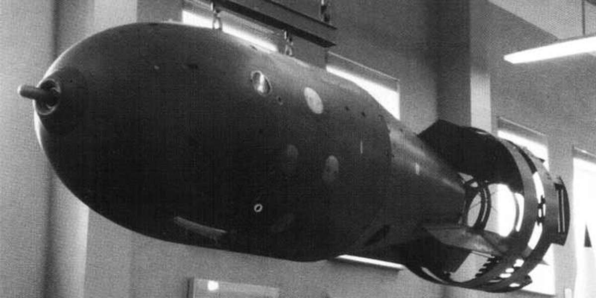 Рдс водородная бомба. РДС-3 Советская атомная бомба. РДС-4 Советская ядерная бомба. Первая Советская атомная бомба РДС-2. Ядерный заряд РДС-4.