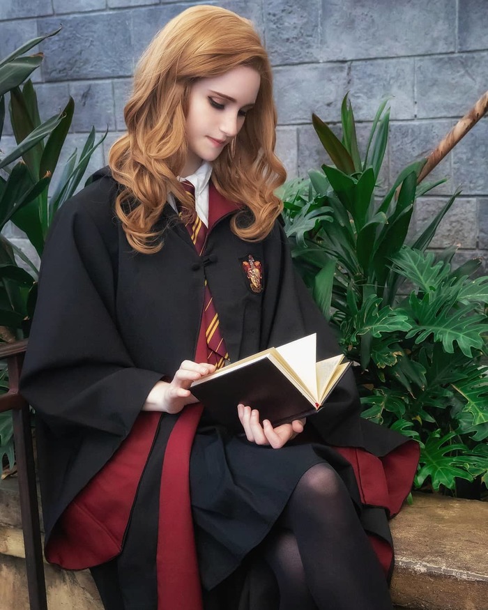 Hermione Granger Cosplay by Claire Sea. ,  , , Universal pictures, 