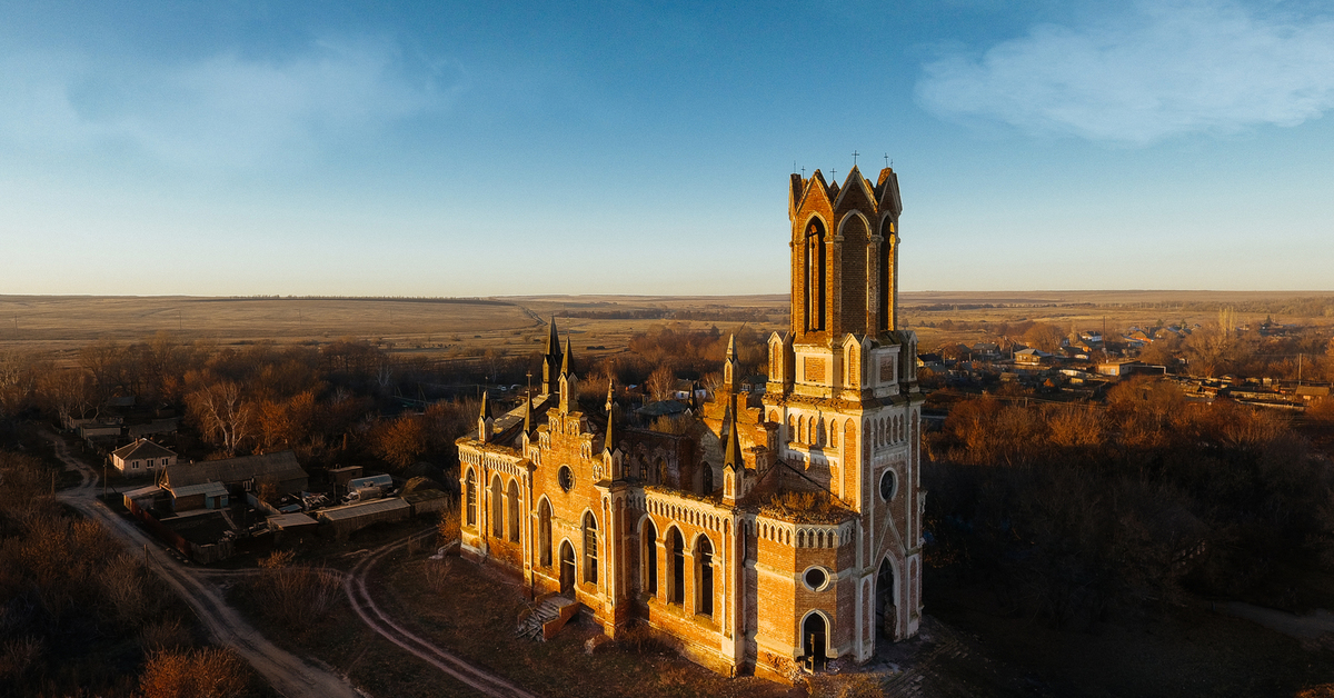 Саратовская область б. Католический собор Каменка Саратовская. Церковь Святой Марии Каменка Саратовская область. Храм Святой Марии в селе Каменка. Кирха в Каменке Саратовская область.